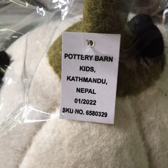 Pottery Barn kids Exclusive Handmade Wool Felt White Pumpkin with Spiders 🕷🎃 - Picture 5 of 14